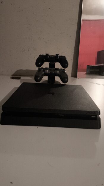 PlayStation 4, Black, 1TB