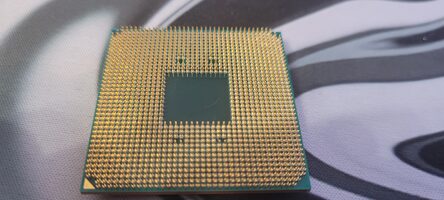 AMD Ryzen 7 2700X 3.7-4.3 GHz AM4 8-Core CPU