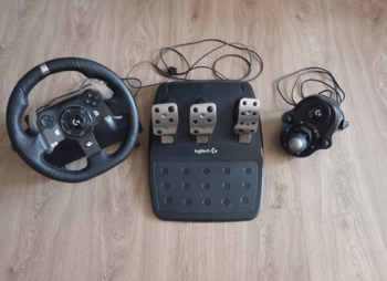 Logitech g920 vairas,pedalai,begiu svirtis