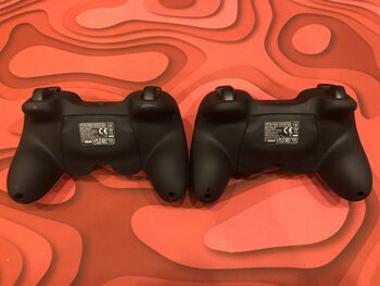 2x Logitech F710 Wireless Gamepads Controllers