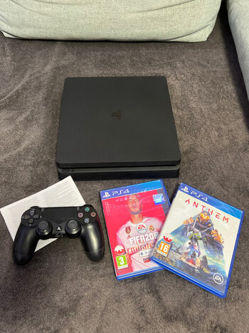 Ps4 Slim 1 TB + 2 žaidimai + pultelis