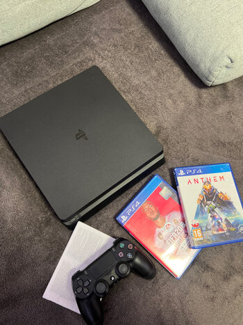 Ps4 Slim 1 TB + 2 žaidimai + pultelis