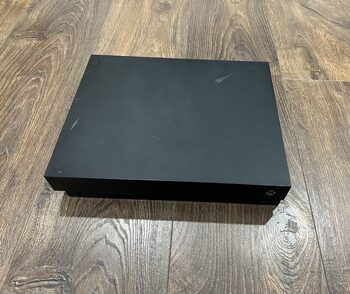 Xbox One X, Black, 1TB/ 1 žaidimas