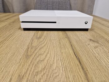 Buy Xbox One S 1TB +2 pultai+žaidimai