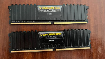 Corsair 16 GB (2 x 8 GB) DDR4-3000 Black PC RAM