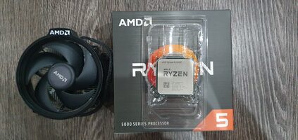 AMD Ryzen 5 5600X 3.7-4.6 GHz AM4 6-Core CPU