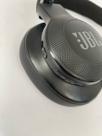 JBL E55BT