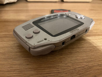 GameBoy Advance Silver konsolė su žaidimu