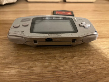 GameBoy Advance Silver konsolė su žaidimu