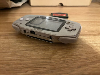 GameBoy Advance Silver konsolė su žaidimu