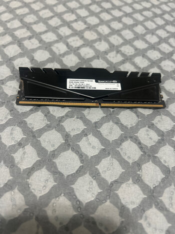 Team T-FORCE T1 16 GB (2 x 8 GB) DDR4-2666 Black / Red PC RAM