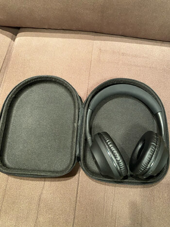 Bose 700 juodos ausinės