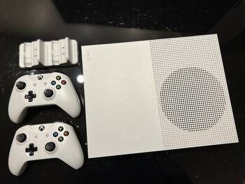 XBOX ONE S 1TB Žaidimu konsolė pilnas komplektas