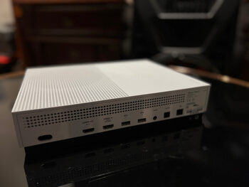 XBOX ONE S 1TB Žaidimu konsolė pilnas komplektas for sale