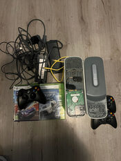 2Xboxai su žaidimais pulteliais ir laidais