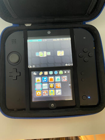 Nintendo 2DS con juegos.