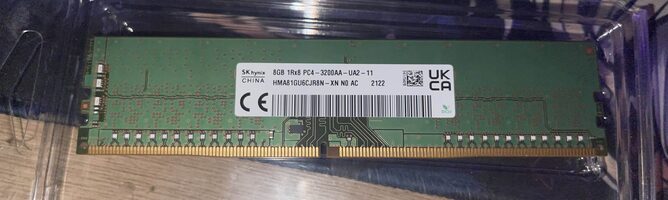 SK Hynix 8GB DDR4 1RX8 PC4-25600 HMAA1GU6CJR6N-XN