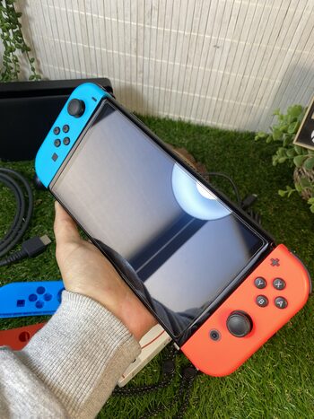 (GARANTÍA) Nintendo Switch OLED con protector de pantalla 