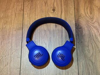 Belaidės Bluetooth mėlynos ausinės JBL E45BT