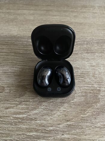 Samsung Galaxy Buds live ausinunės