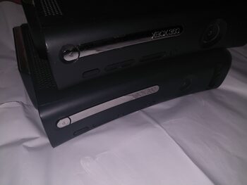 Buy 2vnt xbox 360, 120gb ir 120gb, cd rom defektas