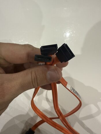 3x SATA III laidai