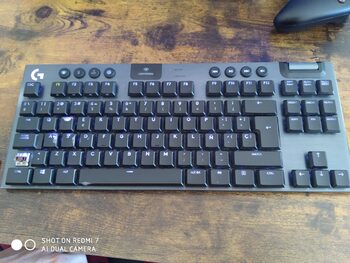 Teclado Logitech Inalámbrico G915 sin teclado numérico
