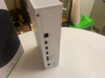 XBOX Series S, 512GB su pakrovimo stotimi ir akumulatoriais for sale