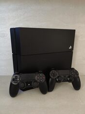 PS4 Atrištas PlayStation 4 Slim, Black, 1TB Hen 9.00 du pultai su FC25 ir NBA25