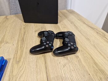 Ps4 slim +2pultai +2 žaidimai  for sale