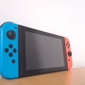 Nintendo Switch 32GB su aksesuarais