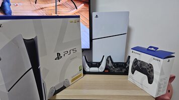 Redeem PS5 Slim, 825GB, du pultai + 4 žaidimai + krovimo/aušinimo stotelė