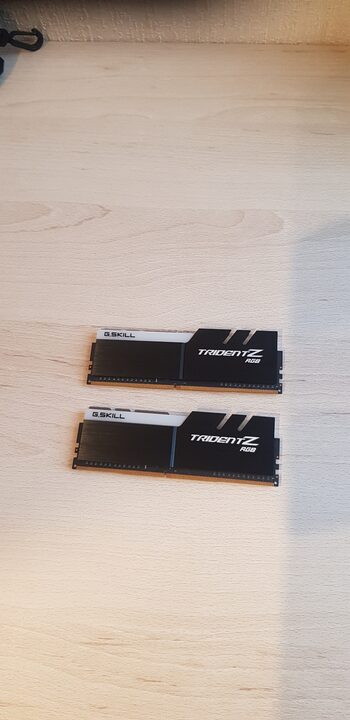 G.Skill Trident Z RGB 16 GB (2 x 8 GB) DDR4-3000 Black PC RAM