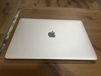 Get Apple MacBook Pro 13 (2017) i5-7360U / 16GB DDR3 / 256GB NVME