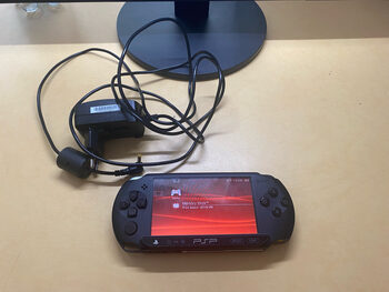 Psp Street (E1000), atrištas, su 64GB kortele