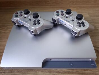 Sidabrine ps3 slim su 2 pulteliais