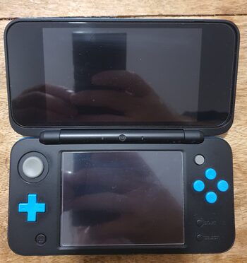 New Nintendo 2DS XL prácticamente nueva. 