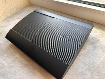Buy PlayStation 3 Super Slim 500GB su 2 originaliais pultais SuperSlim