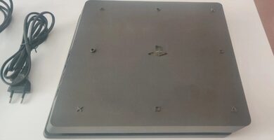 PS4 Slim 1TB + 2 mandos