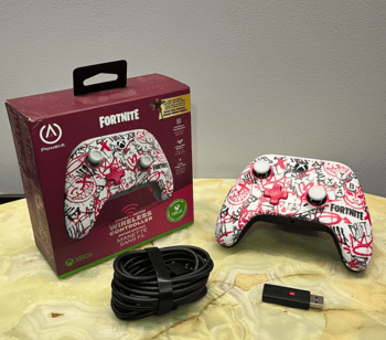 Get PowerA Belaidis pultelis Xbox Series X|S – Fortnite Special Edition