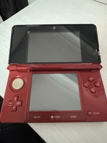 Nintendo 3DS, Red