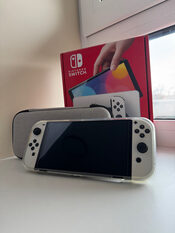 Nintendo Switch OLED su priedais