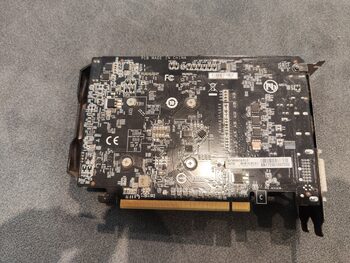 Gigabyte Radeon RX 560 - 1024 2 GB 1176-1199 Mhz PCIe x16 GPU