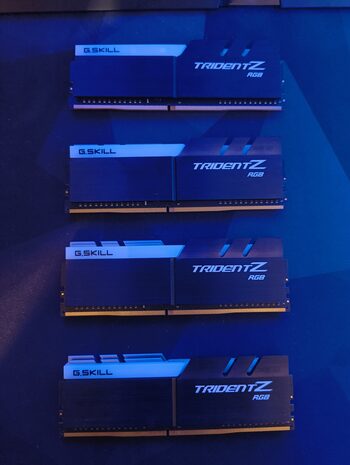 G.Skill Trident Z RGB 32 GB (4 x 8 GB) DDR4-3200 Black PC RAM