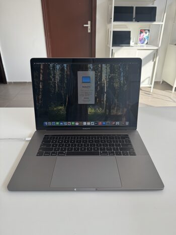 Apple MacBook Pro 15 (2018) Intel i7 Intel Radeon Pro 555X / 16GB DDR4 / 256GB NVME / 100 Wh / 339S00458 / Space Gray
