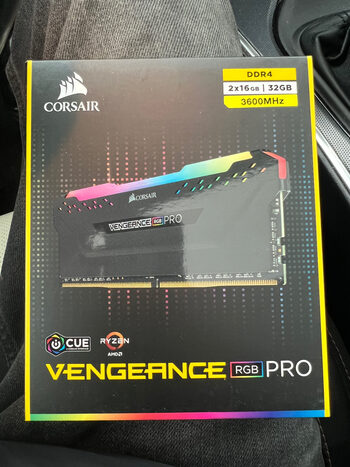 Corsair Vengeance RGB 32 GB (2 x 16 GB) DDR4-3600 PC RAM