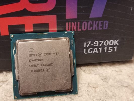 Intel Core i7-9700K 3.6-4.9 GHz LGA1151 8-Core OEM/Tray CPU