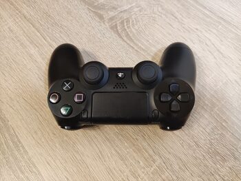 Playstation 4 Dualshock 4, V1 juodas originalus pultelis