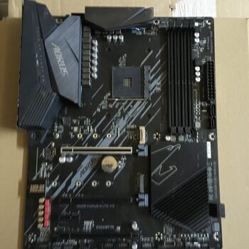 Gigabyte B550 AORUS ELITE V2 AMD B550 ATX DDR4 AM4 3 x PCI-E x16 Slots Motherboard