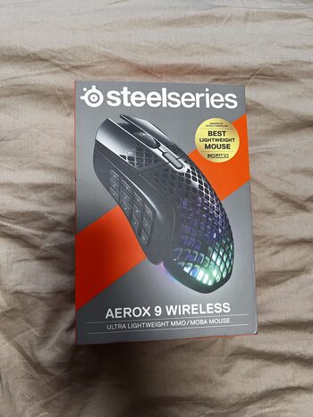 Steelseries aerox 9 wireless pele 